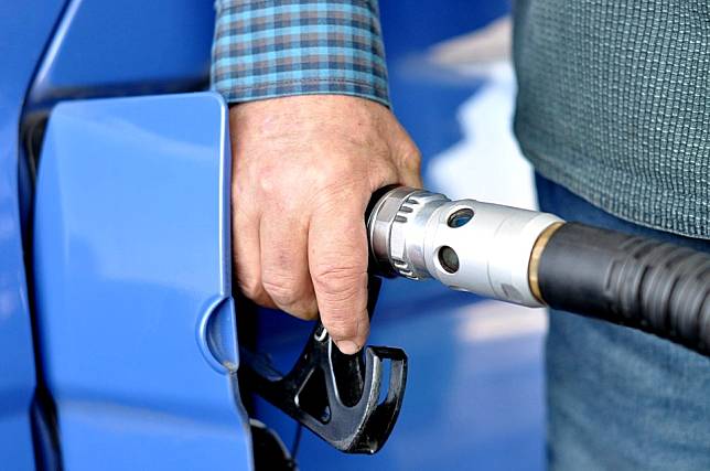 國際油價大漲中油吸收漲幅 汽、柴油28日起各降3角