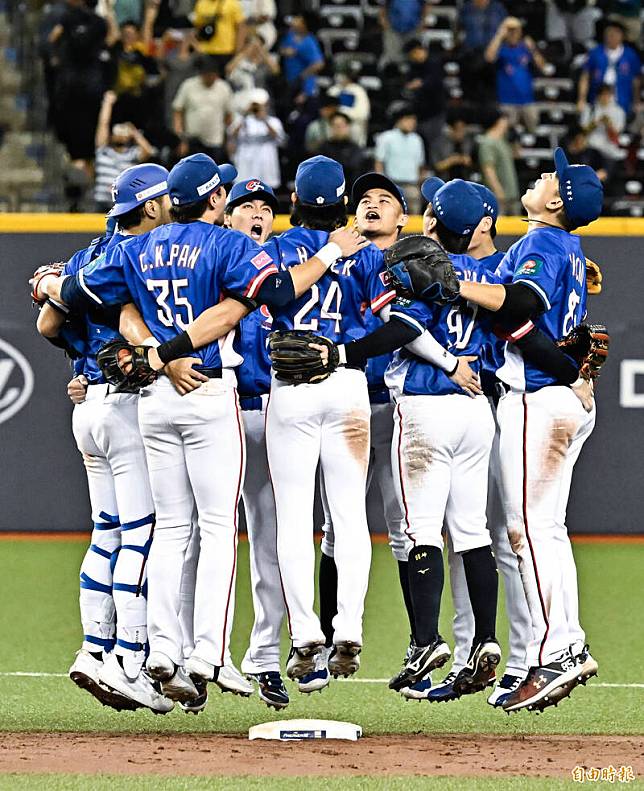 台灣隊擊敗多明尼加，拿下賽會二連勝。(記者陳志曲攝)