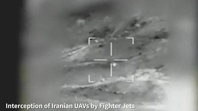 伊朗近日對以色列發動大規模空襲，以色列國防軍公布防空系統擊落伊朗無人機的畫面。（圖／翻攝自IDF推特）