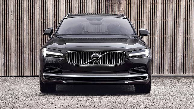S90小改甫上市，Volvo就為B4車型提供至少40萬元現金價折扣。(圖片來源/ Volvo)
