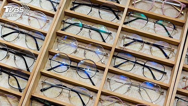 現代人近視配戴眼鏡的比率愈來愈高。(示意圖／TVBS)