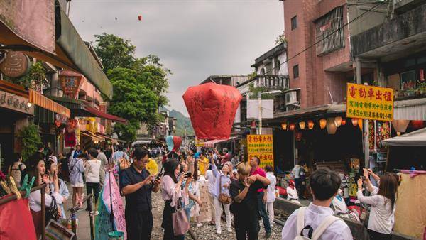觀光局表示，疫情衝擊全球觀光發展，隨著疫情變化，台灣觀光曙光即將再現，呼籲業者同心協力，堅持下去迎向未來。（圖片來源／截自Unsplash）