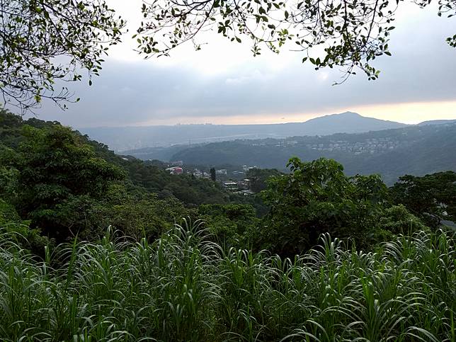 ▲翠山步道沿途視野遼闊，美景盡收眼底。（圖/星期五體育課粉絲團） 