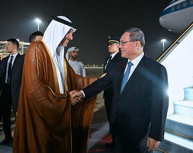 Chinese Premier Li Qiang arrives at the Zayed International Airport in Abu Dhabi, the United Arab Emirates (UAE), Sept. 11, 2024. (Xinhua/Rao Aimin)