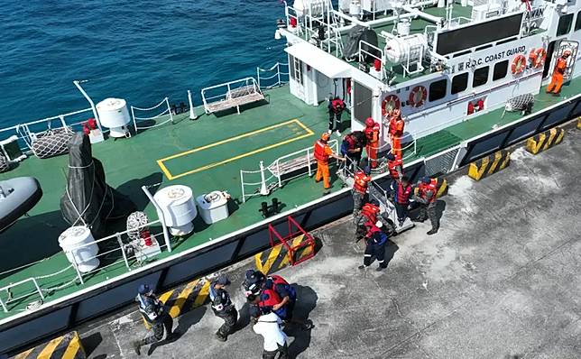 ▲海巡署東南沙分署舉辦南沙太平島南援8號演練活動，以落實人道救援無國界。(圖／海巡署東南沙分署提供)