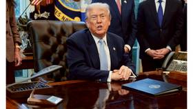 美國總統川普在白宮回應記者提問。路透社