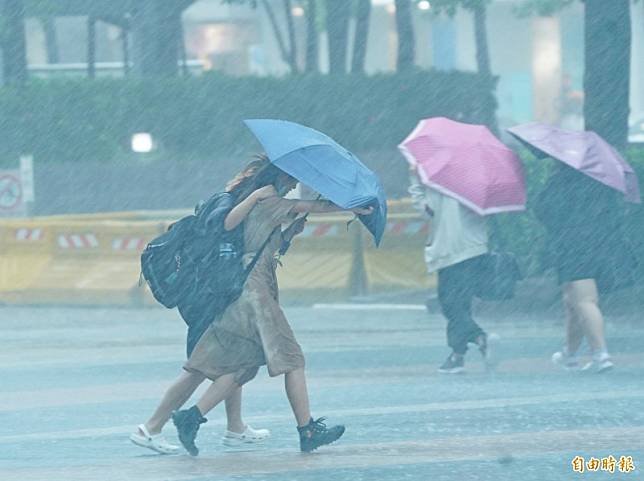 氣象專家賈新興表示，今年7月第一個颱風的生成，如果落在7月28日，那就是破紀錄了。(資料照)