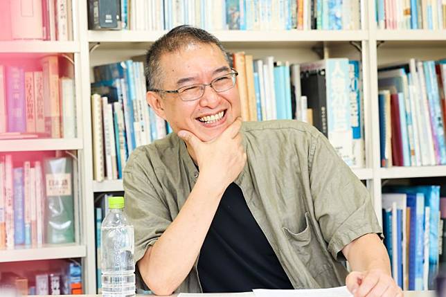 媒體請翻譯轉達本田雄在台灣的動漫界是神一般的存在，他開心地笑出來。（甲上娛樂提供）