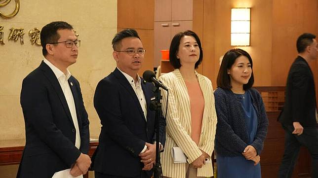 國民黨立委羅智強等人提出廢除監察院4點倡議。(記者林欣漢翻攝)