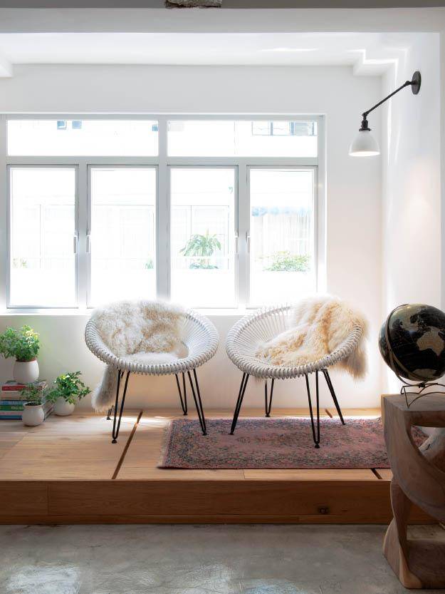 植物點綴家居，為空間注入清新格調，保持空氣潔淨；一個舒適角落放有Vincent Sheppard為TREE設計的藤椅