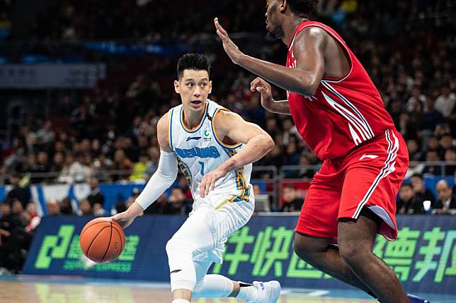 Jeremy Lin in action for the Beijing Ducks. The ex-NBA star has 102 points in four games. Photo: Xinhua信雙星隊。 新華社記者吳壯攝