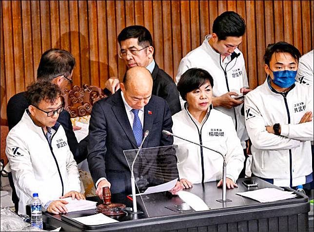 立法院本月廿日三讀通過「憲法訴訟法修正案」，民間司法改革基金會副執行長李明洳律師昨痛批，藍白立委聯手通過「憲訴法」修正案，堪稱粗暴、草率。(資料照)