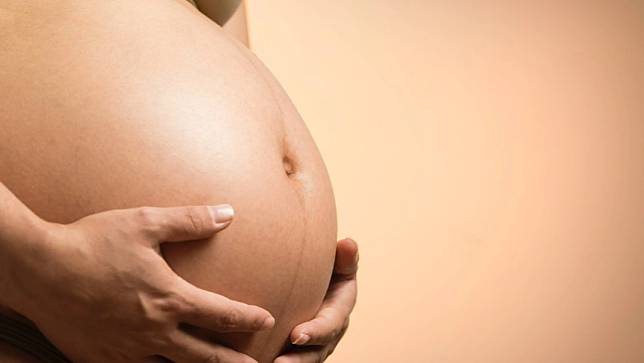 台大醫施景中表示，一名孕婦因血小板不足無法開刀，情況危急。孕婦示意圖。取自Pexels