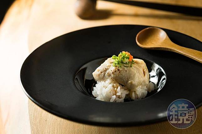 開業近30年的「一味鬍子日式料理」，走台味路線，吸引陳松勇、胡瓜、溫嵐等明星常來店裡用餐。