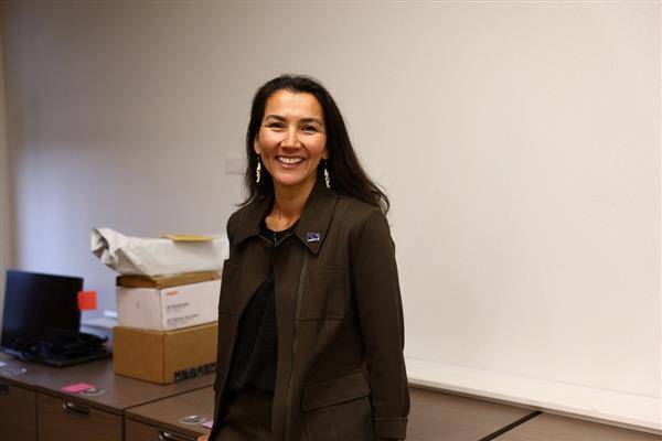 佩托拉在補選中成為阿拉斯加首位女性暨原住民國會議員。路透社