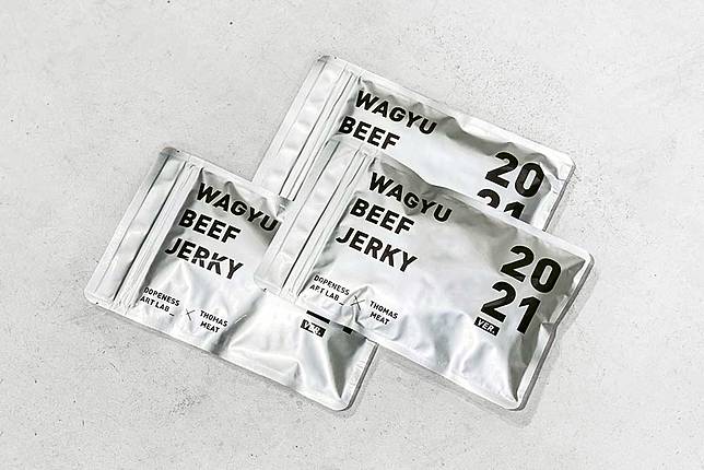 DOPENESS ART LAB設計最chill的時尚精緻包裝，吃肉乾也可以吃得很fashion！ （圖片提供/湯瑪仕肉舖）