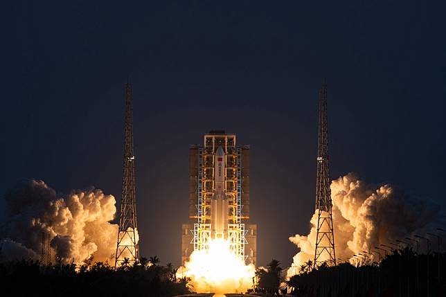 A group of low Earth orbit satellites is launched by a Long March-5B carrier rocket with a Yuanzheng-2 (Expedition-2) upper stage atop the rocket from the Wenchang Space Launch Site in south China's Hainan Province, Dec. 16, 2024. (Photo by Du Xinxin/Xinhua)