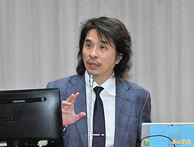 發文評論台大性平案遭移送調查，教育部政次葉丙成今在臉書發文表示，他真心向受影響的同學道歉。(資料照)