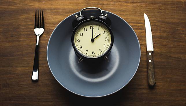 Intermittent Fasting คืออะไร? ลดน้ำหนักได้จริงมั้ย? พร้อมคำแนะนำสำหรับผู้เริ่มต้น