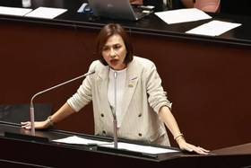 邱議瑩提到，屏東人反對核三延役，她要問同為屏東人的藍委柯志恩「你支不支持核三延役？」