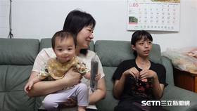 婆婆說，其實自己滿佩服媳婦的，在這樣艱難的成長背景下沒有走偏，還那麼年輕就這麼負責任地努力學習照顧好孩子，真的很不容易。（圖／記者張雅筑攝）