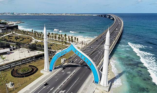 Aerial photo taken on Sept. 1, 2019 shows the China-Maldives Friendship Bridge in Maldives. (Photo by Wang Mingliang/Xinhua)