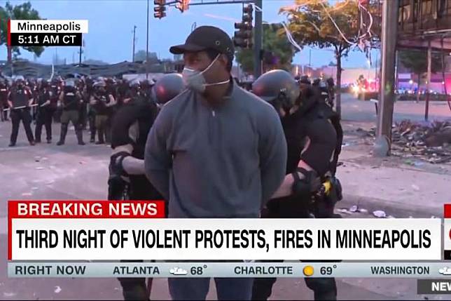 2020年5月29日，CNN黑人記者希梅尼茲（Omar Jimenez）在報導反種族歧視示威時，竟遭警方莫名其妙逮捕（YouTube）