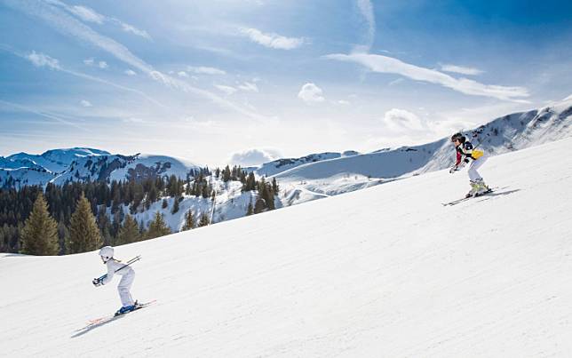 出國滑雪瘋潮來襲　度假首選全包式滑雪場