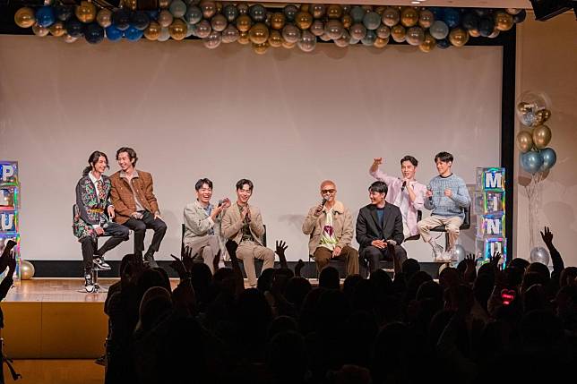 《正負之間》演員上週六一連在東京舉辦兩場見面會，搞笑互動讓台下笑聲不斷。（『正負之間 ～Plus & Minus』日本製作委員會提供）