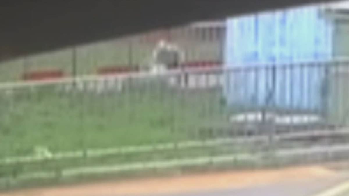 驚悚情殺！女被砍近30刀恐怖割頸奔超商1／台中沙鹿女大生街頭遭砍近30刀身亡凶嫌彰化落網| 鏡新聞| LINE TODAY