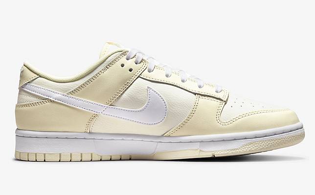 Nike Dunk Low “Coconut Milk”。圖片來源：<a href=