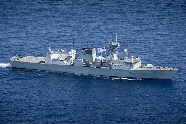中國海軍不僅密切關注，甚至是「陪伴」加拿大軍艦在東海、台海一帶巡航。（圖片來源／FB@HMCS Ottawa）