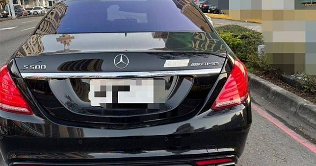 高雄知名校董開賓士竟掛假車牌　員警眼尖發現帶回偵訊