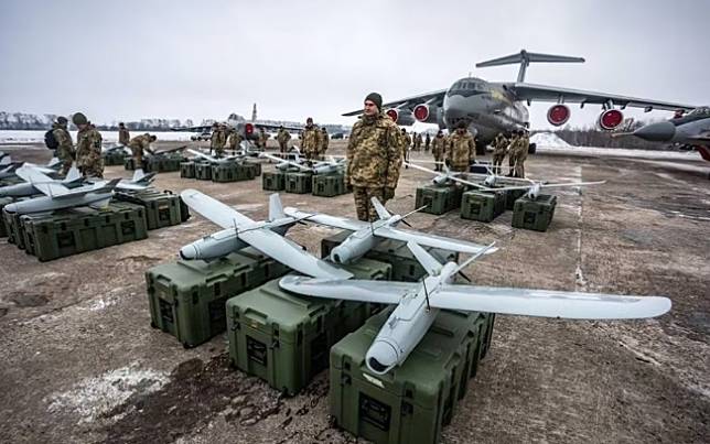 俄羅斯地下軍情頻道盛傳，台灣向烏克蘭提供了近 1,000 架無人機。（圖為烏軍的無人機部隊） 圖 : 翻攝自3號膫望台