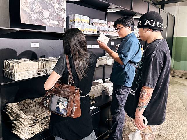 《進擊的巨人》快閃店即日起至5月25日在松山文創園區藝異空間登場。（記者古可絜攝）