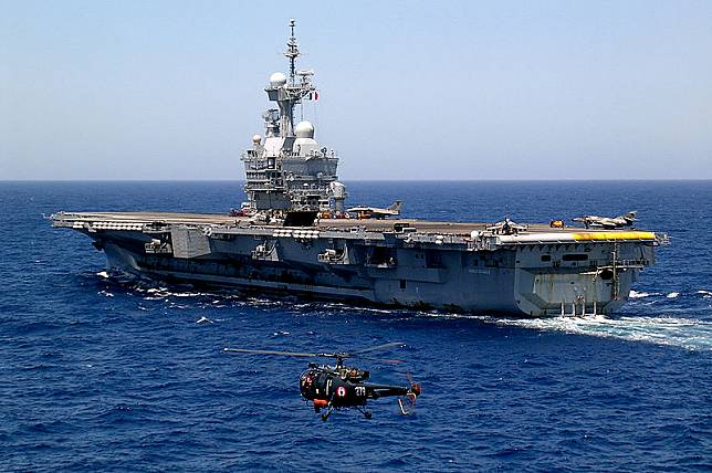 法國海軍核子動力航空母艦「戴高樂號」。   圖：翻攝維基百科/Porte avions Charles de Gaulle à la mer