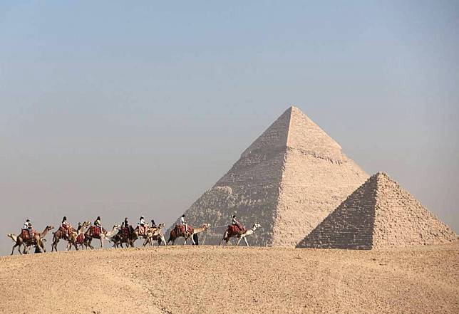 科學家「掃描」埃及吉薩金字塔 新發現9公尺長密道
