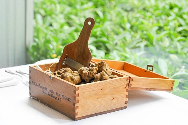 Giando’s white truffle is among the most popular eateries in Hong Kong to try the esteemed funghi.