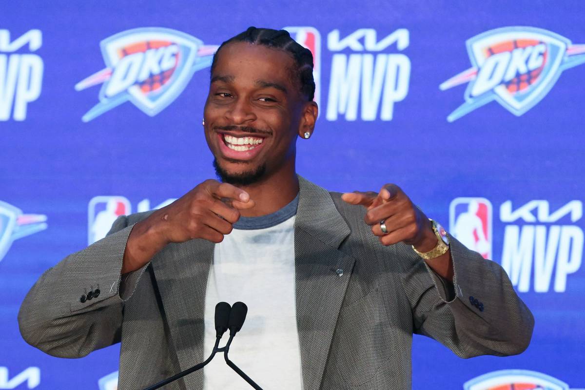 NBA》連霸MVP！SGA被問15年後會如何回憶這段時光 幽默回應「我以前真的很猛」 | 緯來體育新聞 | LINE TODAY