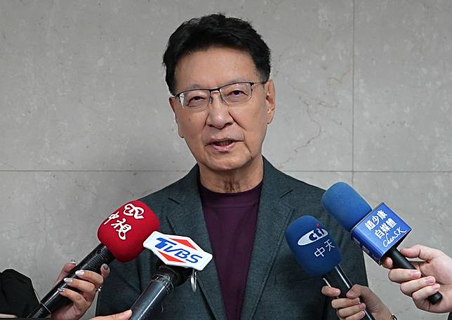 趙少康認為，蔡英文不去全代會，就是對賴清德投下反對票。
