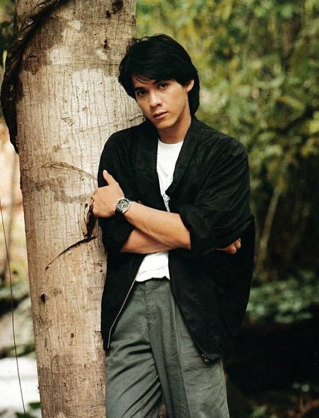 พาชมบ้าน หนุ่ย อำพล นักร้องดังแห่งยุค 90 หลังใช้ชีวิตเป็นโสดในวัย 59 ปี |  สยามนิวส์ | LINE TODAY