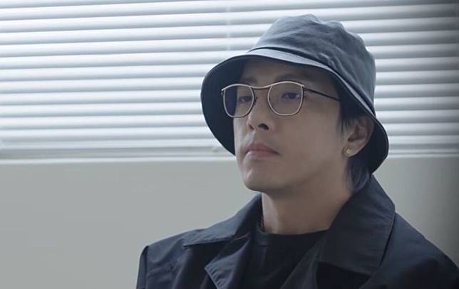 坤達日前上網路節目公開逃兵心境。翻攝又離題了YT