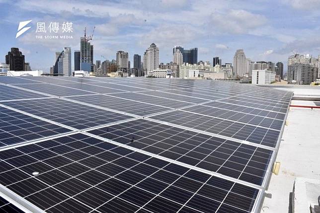 截至今年8月，台中市已經有22處公有零售市場簽訂屋頂太陽光電契約，利用市場屋頂設置太陽光電。（圖/台中市政府）