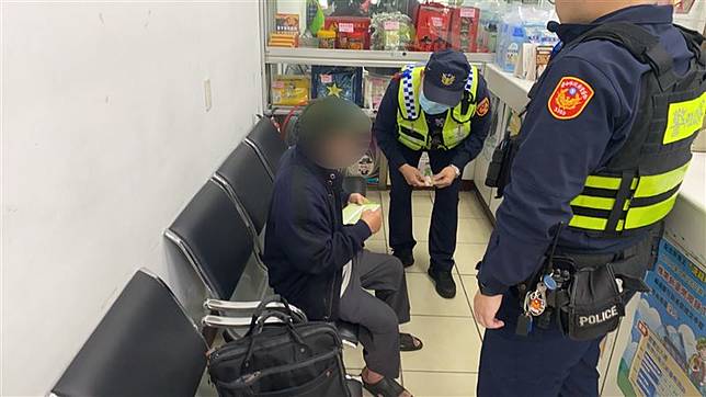 老翁突然要提領帳戶內的18萬元現金，員警擔心他遇到詐騙，到場關心並了解情況。（圖／翻攝畫面）