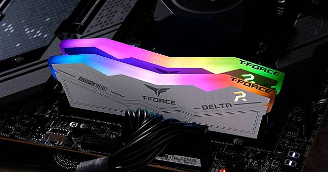 十銓科技T-FORCE DELTA RGB DDR5-6000 32GB kit超頻記憶體，低時序、低延遲、高效能