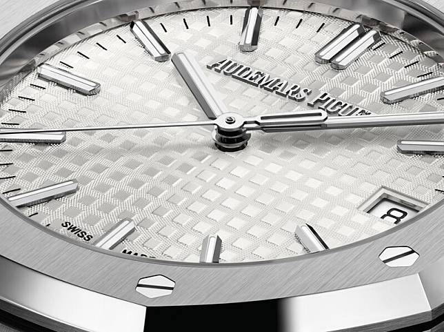 AP皇家橡樹2022新錶報到！50週年「新生代」手錶細節：面盤字體