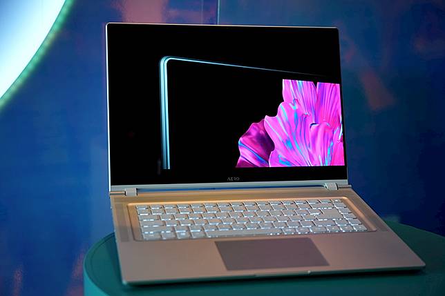 效能翻倍！技嘉 Intel 第13代CPU+NVIDIA RTX 40系列筆電腦即將開賣