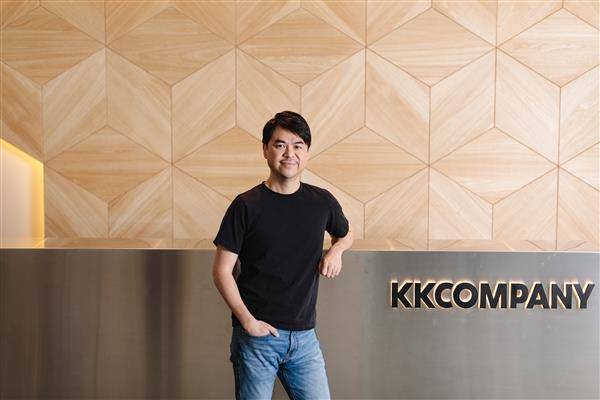 KKCompany執行長林冠群宣布集團正式更名，未來將以串流技術為出發點，持續拓展海外市場。（圖片來源／KKCompany提供）