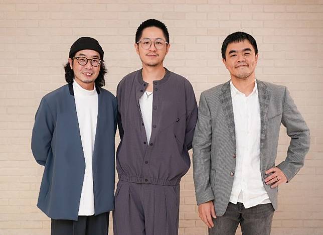 紅杉娛樂總經理賴宇同（中）攜手導演許富翔（左）和許介亭（右）於下半年開啟合作計畫。（紅杉娛樂提供）