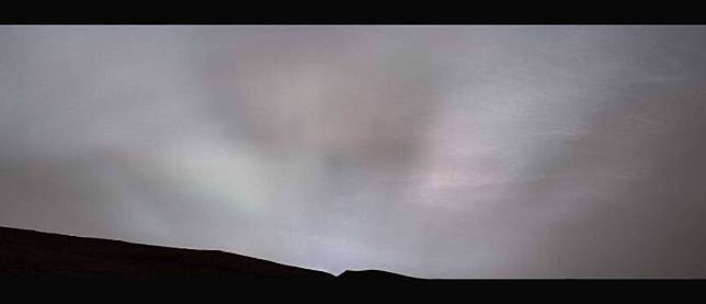 「好奇號」第一次在火星上拍到如此清晰觀察到暮光。(圖擷NASA)